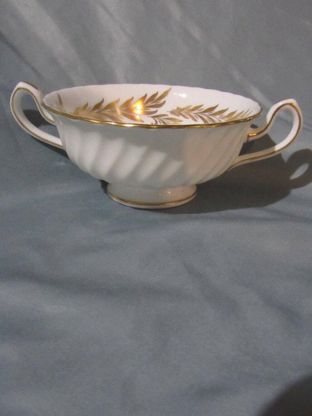 Minton Golden Symphony Double Handle Cream Soup Bowl, H4919 Gold Gilt Trim Y429